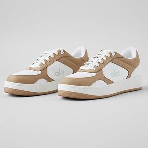 ALO Yoga Recovery Mode Sneaker - Gravel/White